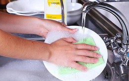 5 cách rửa bát sai lầm gây nguy hại cho sức khỏe mà hầu hết mọi người đều mắc phải