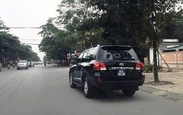 Nghệ An đấu giá 2 xe sang Toyota Land Cruiser