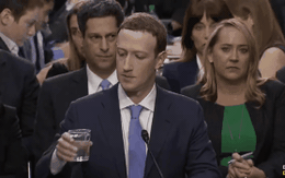 Hết ghế ngồi, quần áo, giờ dân mạng còn soi cả biểu hiện "lạ" của Mark Zuckerberg