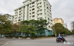 Hà Nội: Hãi hùng "bể phốt lộ thiên" ngay giữa khu chung cư