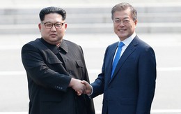 Ông Kim Jong Un gặp Tổng thống Hàn Quốc Moon Jae-in tại Bàn Môn Điếm