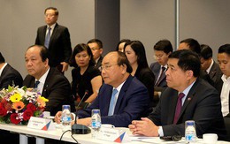 Thủ tướng Nguyễn Xuân Phúc đối thoại với doanh nghiệp Singapore: "Chúng tôi muốn biết các bạn chưa hài lòng điều gì"
