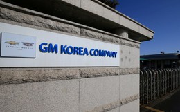 Bị cắt thưởng, công nhân Hàn Quốc đập phá phòng giám đốc