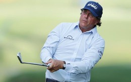 Vì sao Phil Mickelson lại mặc áo sơ mi ở The Player Championship?