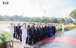 Ảnh: Lãnh đạo Đảng, Nhà nước vào Lăng viếng Chủ tịch Hồ Chí Minh