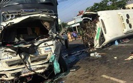 Ô tô khách và xe tải lao vào nhau ở Lâm Đồng, 11 người thương vong