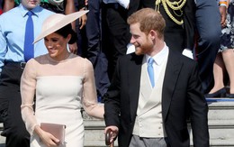 "Hiệu ứng Meghan Markle" lại khiến cho chiếc váy mà cô mặc bán hết sạch chỉ sau vài giờ