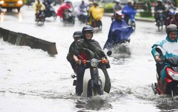 Tuyến đường có máy bơm công suất lớn ở Sài Gòn biến thành sông sau cơn mưa lớn