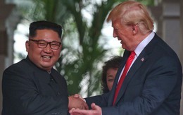 Chùm ảnh: Sự tương tác thú vị giữa Tổng thống Trump và lãnh đạo Triều Tiên Kim Jong-un