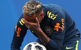 Hình ảnh Neymar ôm mặt đau đớn trên sân tập khiến fan Brazil lo lắng