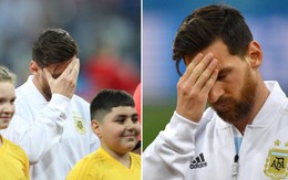 Bức ảnh Messi ôm mặt từ trước trận thua thảm Croatia gây sốt