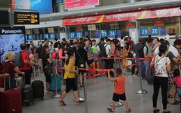 Hành khách ném điện thoại vào mặt nữ nhân viên Vietjet vì chuyến bay bị hoãn