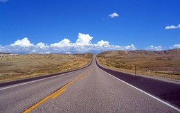 VnIndex tăng 6 phiên liên tiếp, nhà đầu tư nên mua tiếp hay dừng lại?