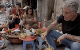 Những hình ảnh đáng nhớ của đầu bếp Anthony Bourdain trong hành trình khám phá ẩm thực Việt Nam