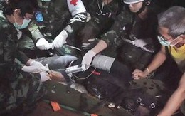 Video: Cận cảnh quá trình cứu hộ đưa các cậu bé đội bóng Thái Lan ra khỏi hang