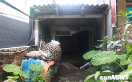 Ảnh: Cận cảnh hố tử thần sâu 3m tại nhà dân ở Hà Nội