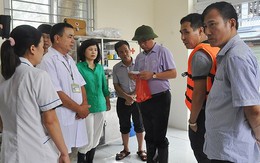 Hà Nội: Cử 3 bệnh viện khám cho người dân vùng ngập, đã có hàng chục ca đau mắt đỏ