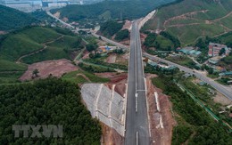 Toàn cảnh tuyến cao tốc Hạ Long-Vân Đồn nhìn từ trên cao