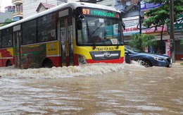 Hà Nội đêm nay nhiều nơi ngập nửa mét