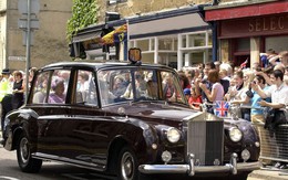 Hoàng gia Anh rao bán bộ sưu tập siêu xe Rolls-Royce đắt giá