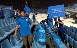 Hành động đẹp của CĐV Việt Nam tại giải bóng đá Cup VinaPhone 2018