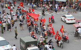 Olympic bóng đá nam dừng chân tại top 4 ASIAD 2018, hàng trăm cổ động viên vẫn ra đường ăn mừng thành tích lịch sử