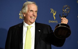 Đoạt giải Primetime Emmy danh giá đầu tiên sau 42 năm cống hiến cho sự nghiệp diễn xuất, Henry Winkler mang đến bài học nhân sinh sâu sắc về niềm tin vào bản thân
