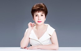 Nữ cố vấn sắc đẹp tự tin khoe mặt mộc tuổi 50