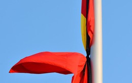 Cách treo cờ rủ đúng quy định trong Lễ Quốc tang