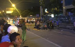 [NÓNG] Thanh sắt giàn giáo rơi xuống đường giờ cao điểm đè trúng 3 xe máy, 1 phụ nữ tử vong