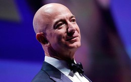 Jeff Bezos kiếm tiền 5 ngày bằng người Mỹ bình thường kiếm tiền 5 đời