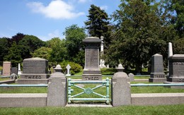 Đẹp như khu nghỉ dưỡng, nghĩa trang này là nơi an nghỉ của giới nhà giàu và những người quyền lực ở New York
