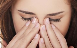 Nguy cơ bị mù dụi mắt thường xuyên: Hàng triệu vi khuẩn từ tay có thể khiến mắt bạn ngứa điên đảo