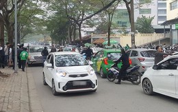 Hà Nội sẽ phạt xe Uber, Grab đi vào 13 tuyến phố cấm sau 10 ngày thí điểm
