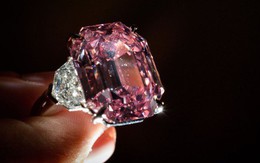 Viên kim cương hồng được bán giá kỷ lục 50 triệu USD