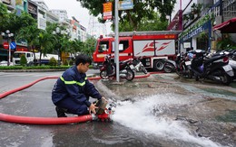 Hàng loạt hầm để xe ở Sài Gòn thành hầm chứa nước sau trận mưa lịch sử