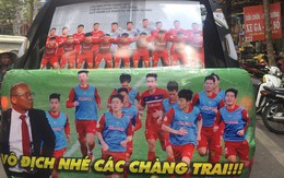 Muôn kiểu trang trí xe "chất như nước cất" trước trận bán kết Việt Nam đấu Philippines