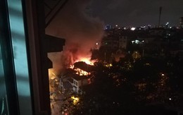 Người dân thắp hương bất cẩn, lửa thiêu rụi đình Thọ Tháp ở Hà Nội