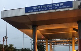 Xe container húc đổ cabin trạm thu phí BOT Tân Đệ trong đêm