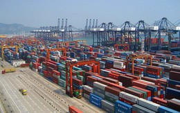 Mặc Trade War, Trung Quốc tuyên bố thặng dư thương mại với Mỹ cao kỷ lục năm 2018 khiến sắc đỏ bao trùm chứng khoán châu Á