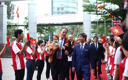 Bộ trưởng Nhà nước, Quốc vụ khanh Vương quốc Anh dành nhiều lời khuyên giá trị cho sinh viên UEF