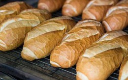 Chuyên gia rùng mình với loại bánh mì nóng giòn được tẩm “hóa chất lạ” để nở to, chín nhanh hơn: Ăn nhiều cẩn thận biến đổi gen, mắc ung thư