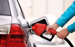 Giá xăng giảm nhẹ, dầu bất ngờ giảm mạnh hơn 2.000 đồng/lít kể từ 15 giờ chiều nay