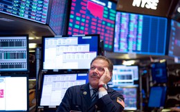 Dow Jones bất ngờ "bốc hơi" gần 300 điểm, trượt khỏi mốc 27.000