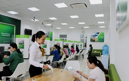 Tỷ giá trung tâm giảm phiên đầu tuần, USD tự do thấp hơn đáng kể so với USD ngân hàng