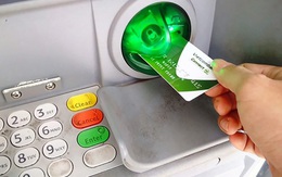 Vietcombank giảm phí rút tiền qua ATM ngoài hệ thống