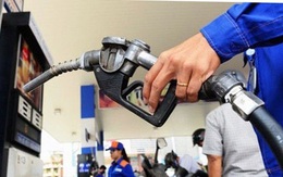 Giá xăng tiếp tục tăng thêm hơn 300 đồng/lít kể từ 15 giờ chiều nay