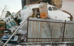 Máy bay chở 100 người đâm đổ nhà vì mất độ cao, hàng chục người thoát chết thần kỳ