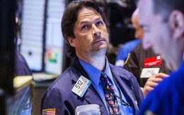 Doanh số ngành bán lẻ thấp nhất trong 10 năm qua, Dow Jones cùng S&P 500 đồng loạt giảm điểm