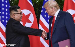 Con đường từ kẻ thù tới tuyên bố “phải lòng nhau” của Donald Trump và Kim Jong Un
